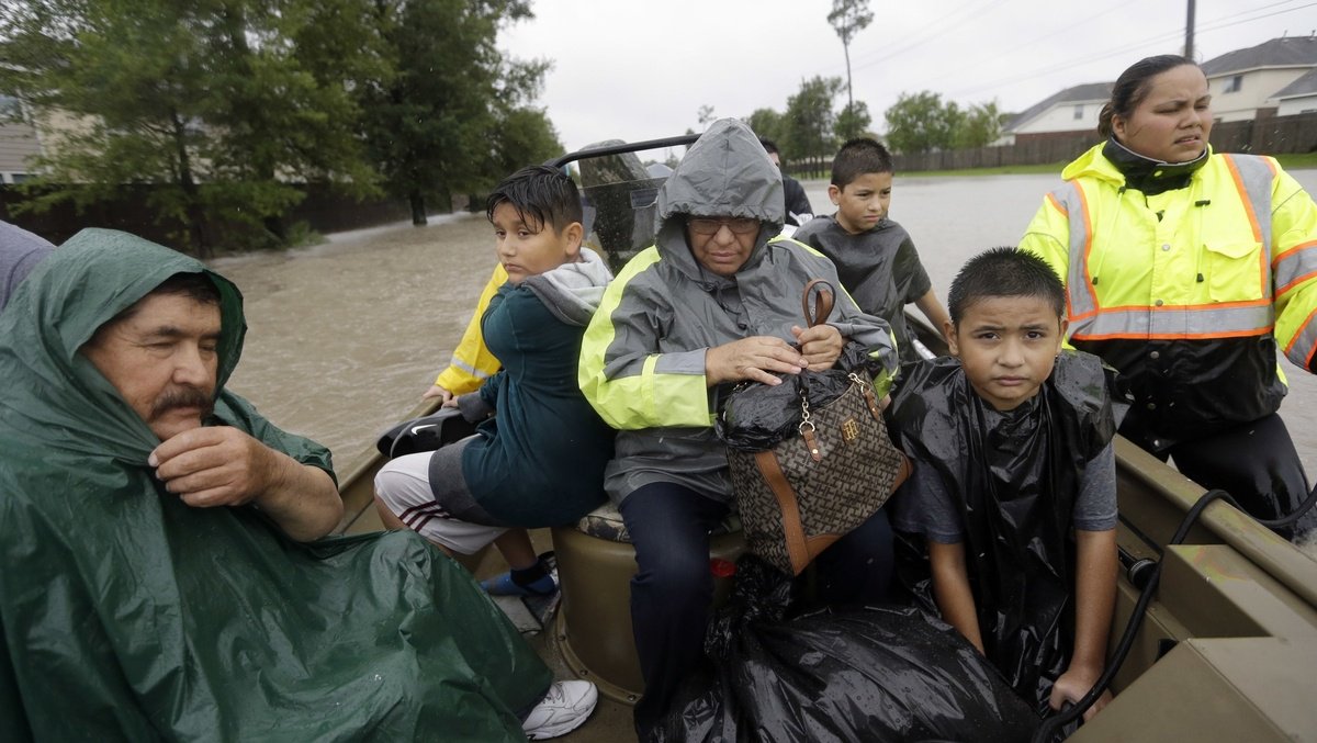WISN12News's tweet photo. Have family affected by Harvey? Here's how you can check in on them​ https://t.co/TYAx56EEB9 https://t.co/72jrFmMRkc