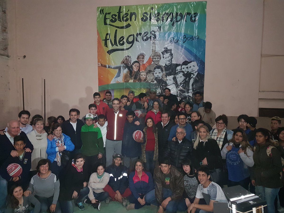 ijovenesPBA's tweet photo. Final de una gran jornada #ElegíDisfrutarLaVida en Don Bosco Zárate. Gracias! @PipaGutierrez

 @nancymonzon @gmontenegro_ok @SandraParisYA https://t.co/O375Ts5SxI
