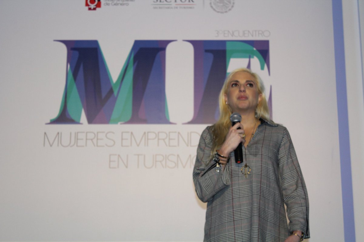 SECTUR_mx's tweet photo. El programa #ConéctateAlTurismo incentiva el mercado interno e impulsa lo #HechoEnMéxico: @elenaahar en el #ME2017MX https://t.co/lyIGY5QbOR