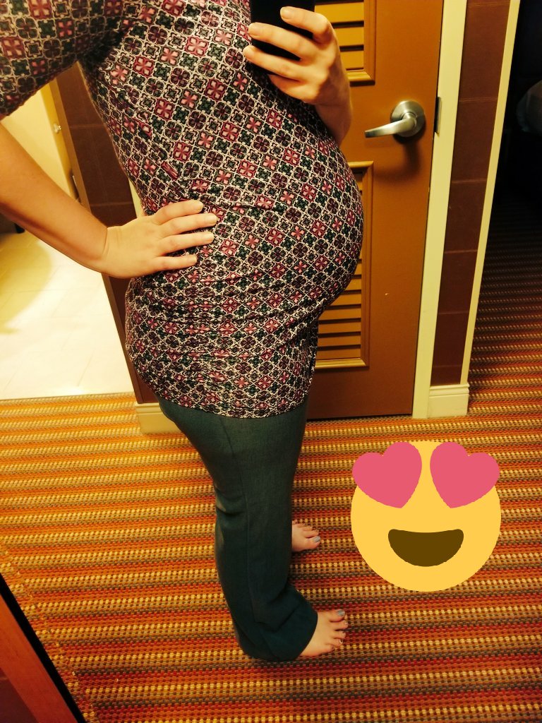 t0nimari3's tweet photo. Taking a break from this stressful #BB19 season to post my #32Week belly :D https://t.co/BPqy0YsWJn