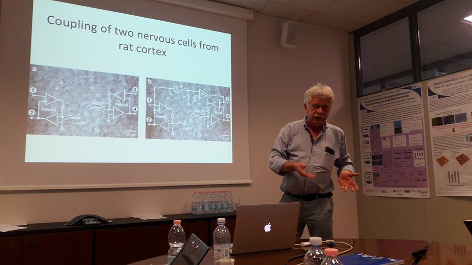 CarraraSandro's tweet image. #memristors #AdaptiveSystems #memcomputing: lovely day of scientific exchanges in Fondazione Bruno Kessler (Trento, Italy)