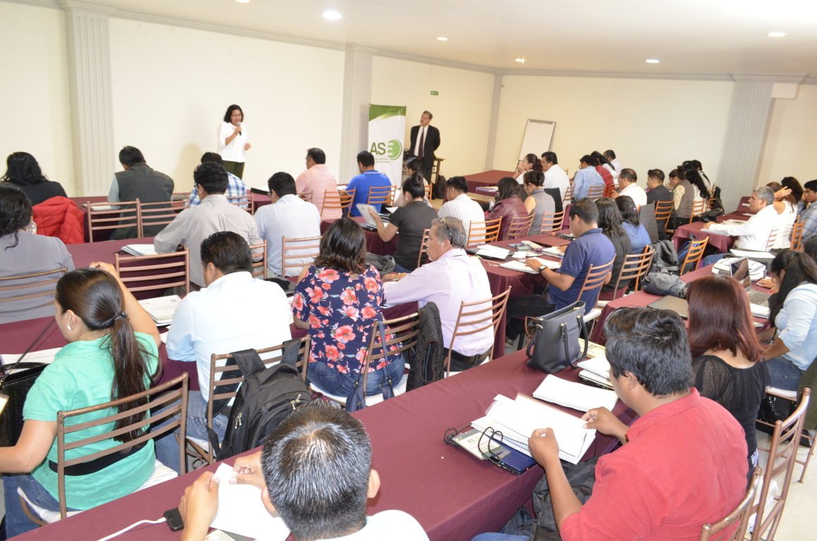 Oaxaca_ASE's tweet photo. El #AuditorSuperior inaugura el curso-taller: “El Registro de la Obra Pública en el SiMCA y reportes de la Ley de Disciplina Financiera” https://t.co/KWdZ8SqpBJ