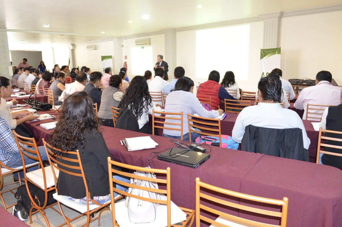 Oaxaca_ASE's tweet photo. El #AuditorSuperior inaugura el curso-taller: “El Registro de la Obra Pública en el SiMCA y reportes de la Ley de Disciplina Financiera” https://t.co/KWdZ8SqpBJ