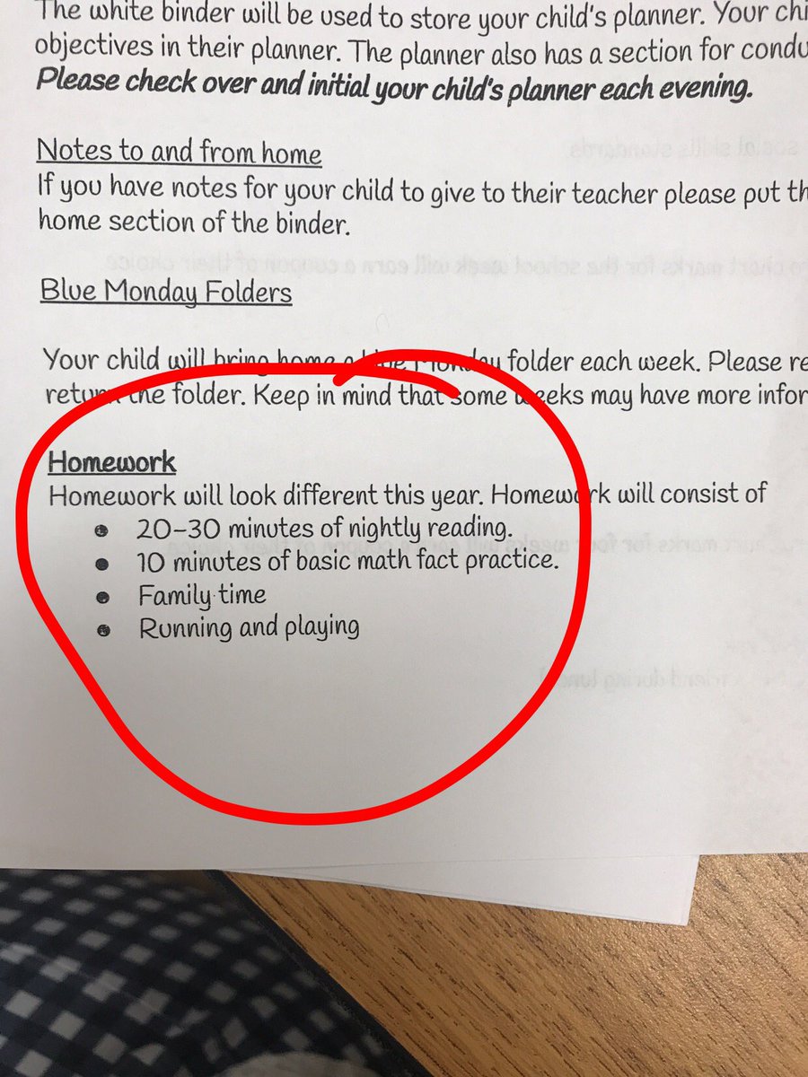 sarahthompss's tweet photo. When your sons school understands that simply being a kid is important! #FamilyTime #Running #Playing #OCTaylor #ThankYou @OCTYoung โค๏ธโค๏ธ https://t.co/f1DvUIH9kT