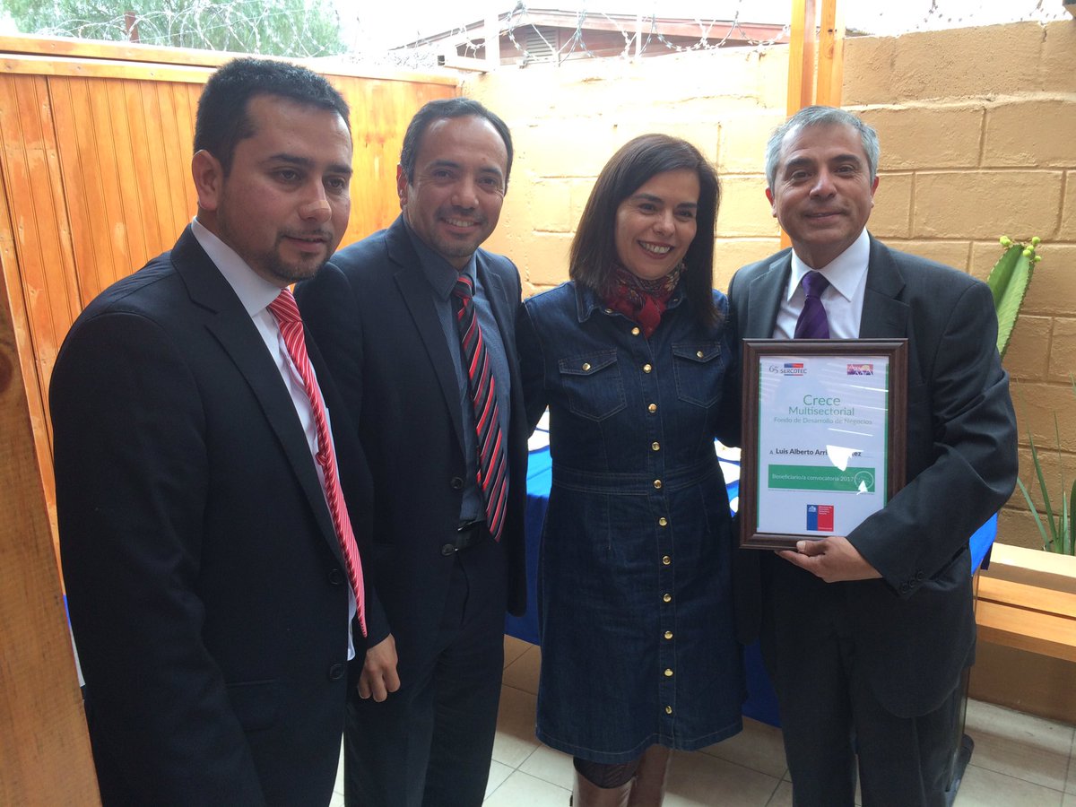 SercotecAtacama's tweet photo. [AHORA] Dir(a) @AnyDorador encabeza certificación de 21 empresas de la provincia de #Copiapó beneficiadas con programa #CreceMultisectorial https://t.co/0KhRsOzezh