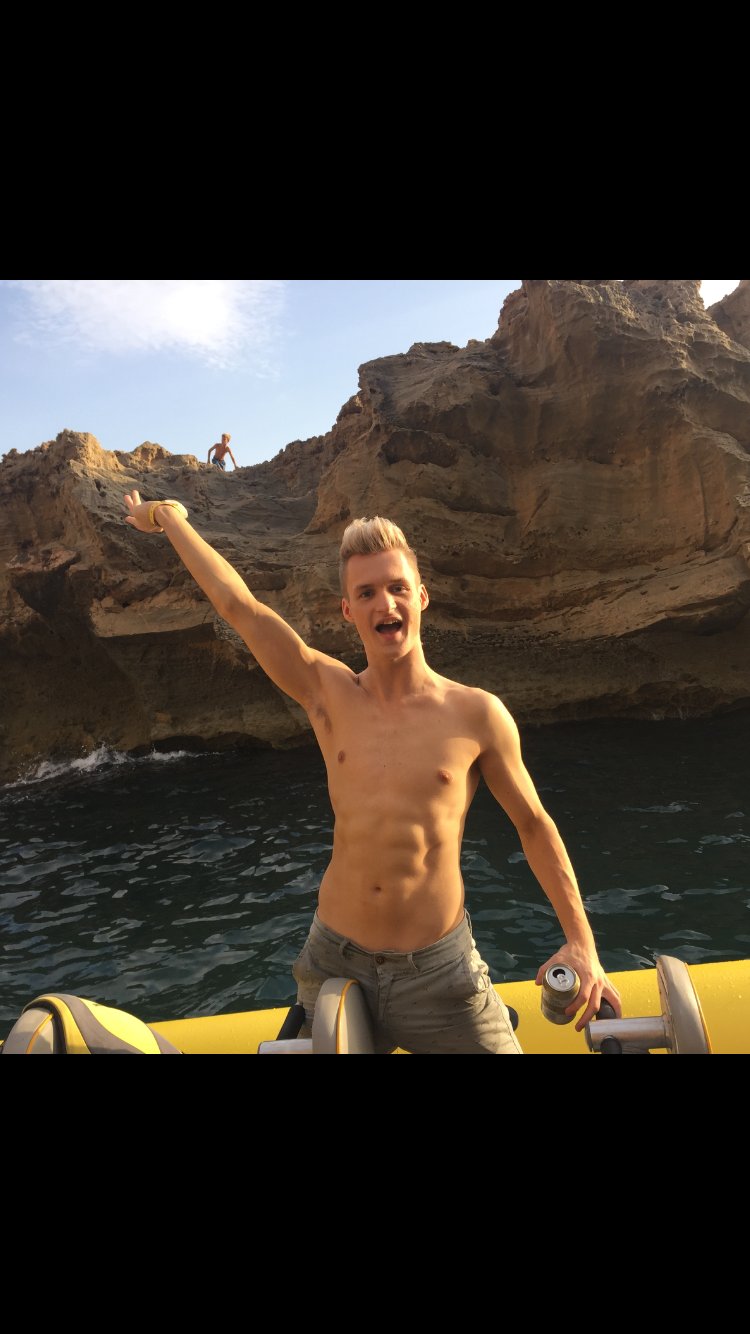So I'm officially in holiday mode ??? https://t.co/soL0oKi0rD