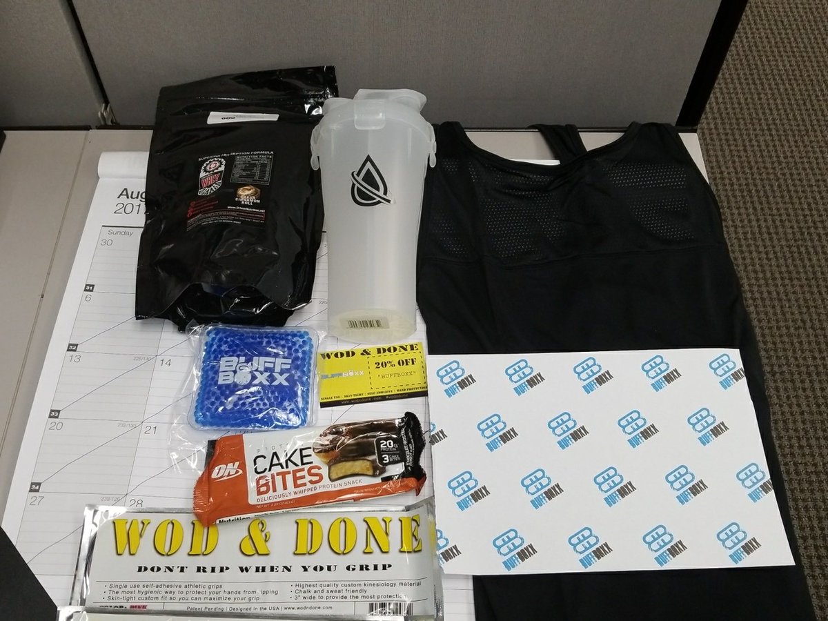 looruhh's tweet photo. #BuffBoxx #2!! Not disappointed at all!!! So excited for EVERY. SINGLE. PRODUCT. in my boxx!! Thank you @buffboxx https://t.co/pENl12RKIu