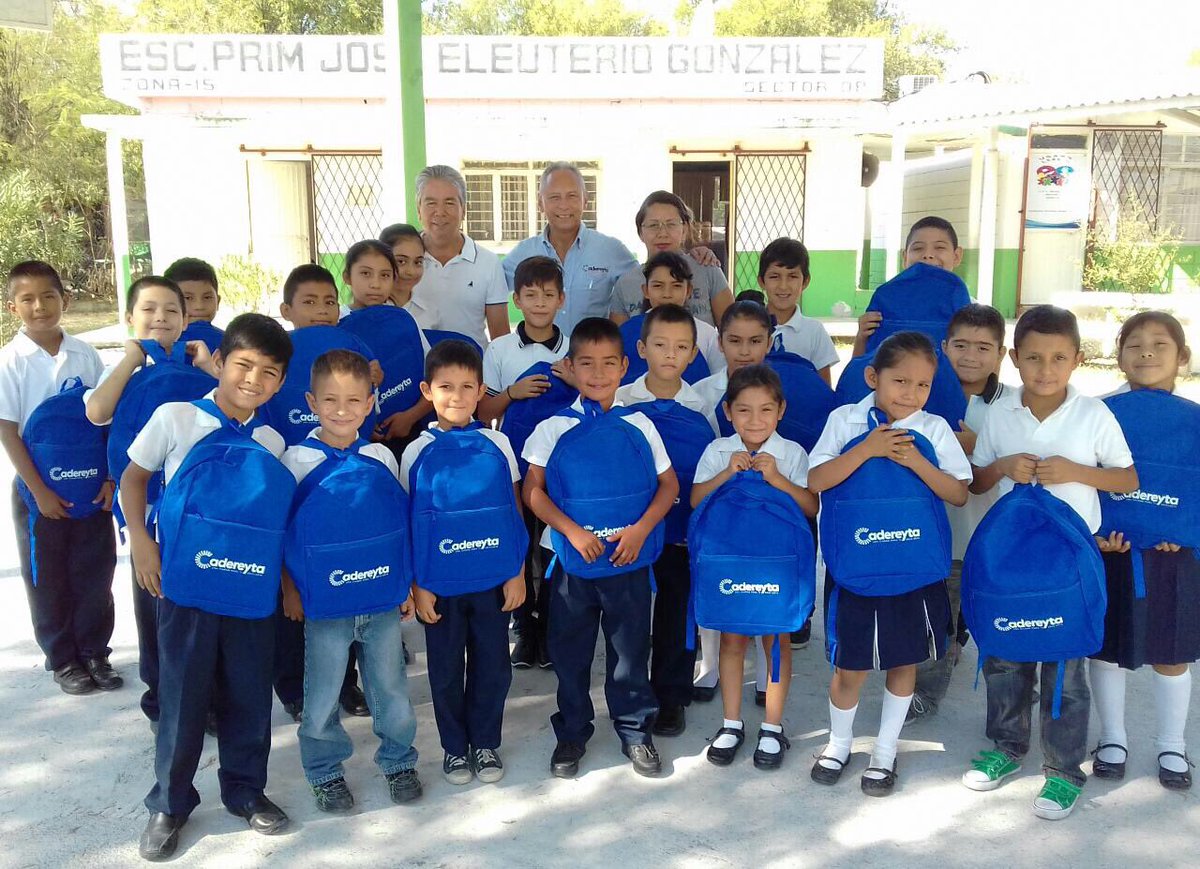 dr_preciado's tweet photo. El apoyo a la Educación ha sido uno de los ejes de nuestra Administración; por eso estamos entregando 10 Mil mochilas y útiles escolares. https://t.co/GHD7tCqLxS