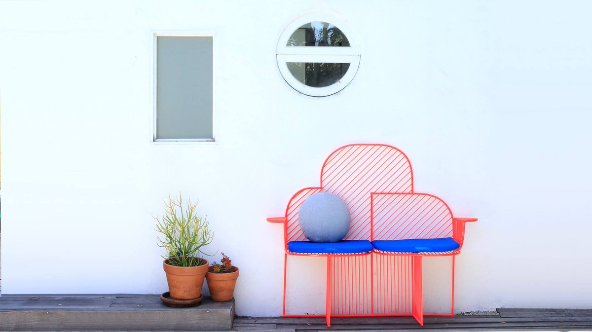 ANDMOREhpmkt's tweet photo. Another newcomer to SALON is @BendGoods. We're wild about this bench that's both aesthetically bold &amp; ergonomic! #HPMKT #DesignOnHPMkt https://t.co/Z5ZGFuW6vo