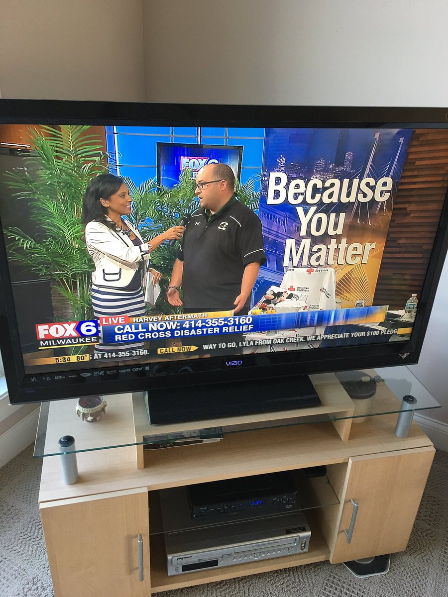 AlleyD1766's tweet image. Hey @Case_Athletics @THECASEEAGLES way to show our @RacineUnified students to help others.#HelpforHouston proud RUSD parent!