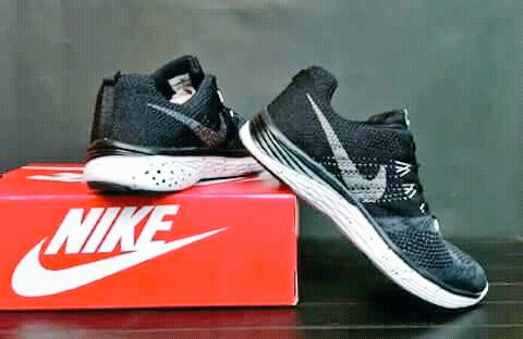 se7engroups's tweet image. Nike (ok)