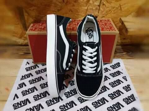 se7engroups's tweet image. Keren banget kan kalau di balikin sepatunya. Nih (snav) di baca hararese