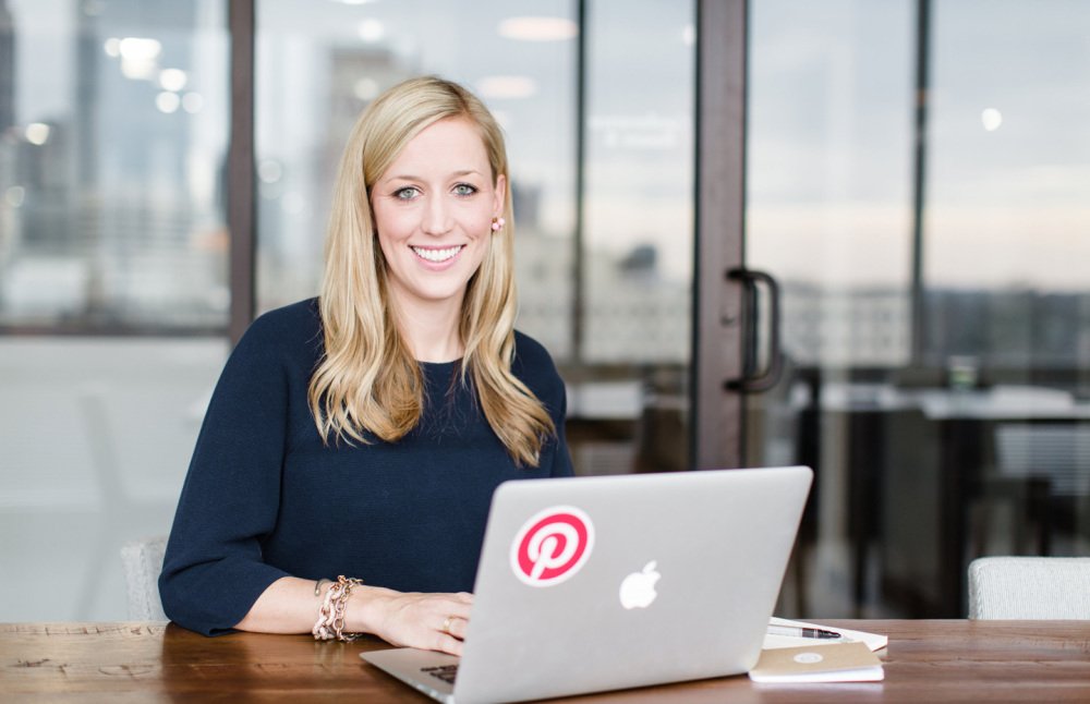 CareerContessa's tweet photo. Get a glimpse into life @Pinterest with savvy account manager, @paigedbrewster: https://t.co/UdiUe7CVcR #featuredCC https://t.co/P1JA7oJYAY