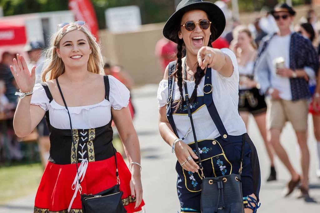 OktoberfestBris's tweet photo. Hours remain to book your Early Bird tickets and save! Don't miss it! #OktoberfestBrisbane #OFBris17 https://t.co/goiknVJy4F https://t.co/82Q7v76NdH