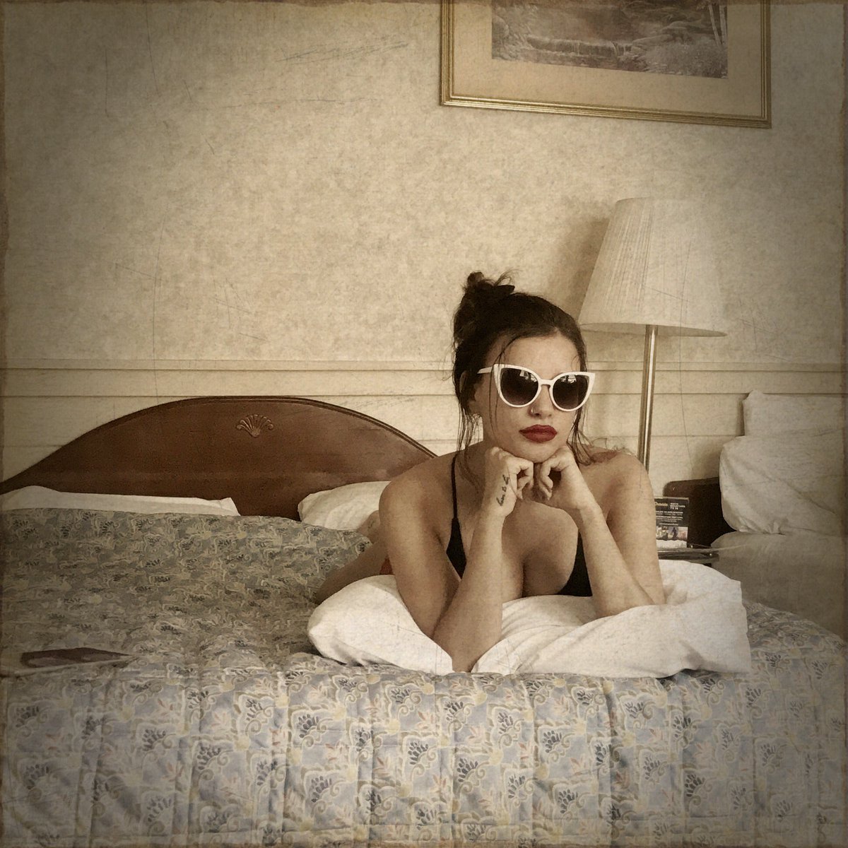xthecityx's tweet photo. Me in 1945 posing in a motel room after I just killed my no good husband and I'm on the run with my younger hotter affair. A look https://t.co/1vD0et4sKn