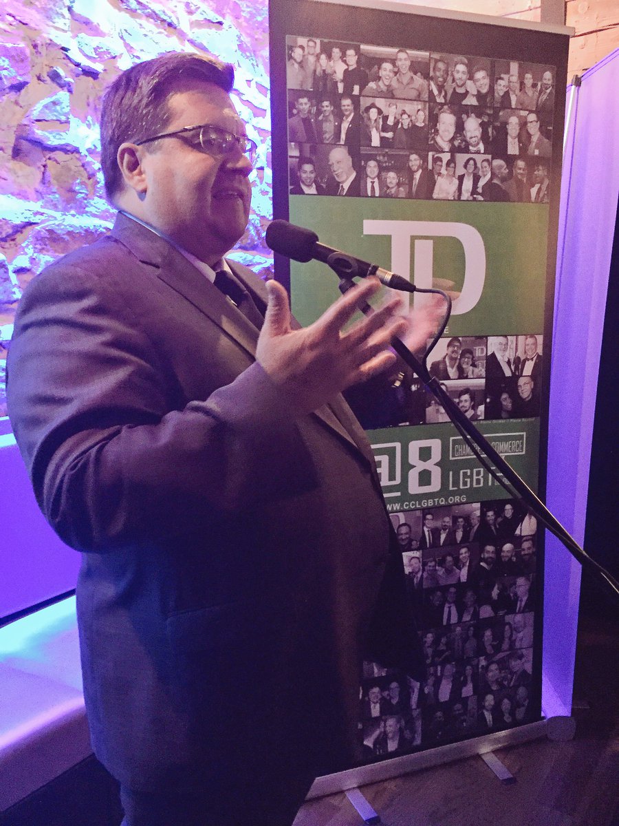 Formidable lancement de la saison 2017-2018 des 6@8 <a href="/Banque_TD/">TD (Canada)</a> de la <a href="/CCGQLGBT/">CCLGBTQ</a> avec le maire de Montréal <a href="/DenisCoderre/">DenisCoderre</a> #ToujoursFiers 🏳️‍🌈💚