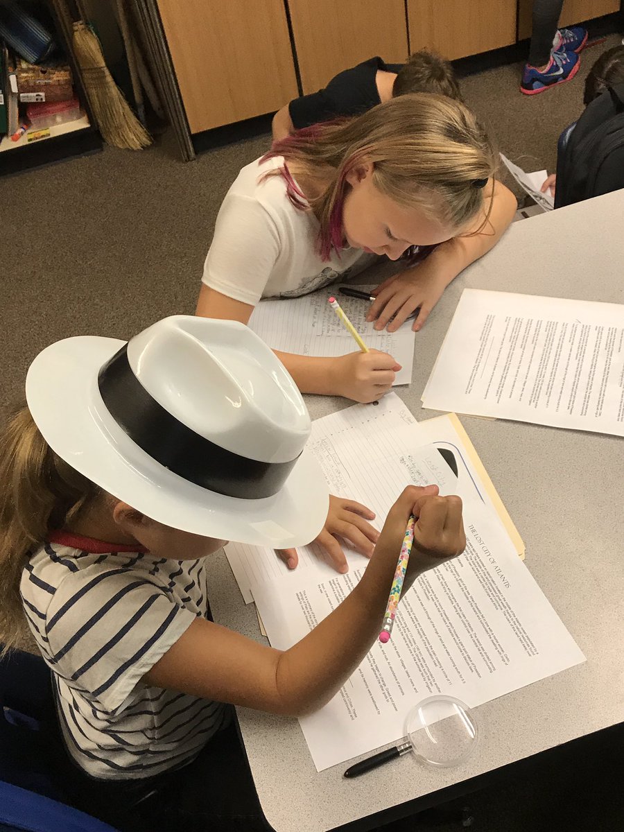 HaugenTeri's tweet photo. We took at dramatic turn as detective day mysteriously unfolded!#schema #inferencing #Foothillsfineartsacademy #peoriaaz #letsgetdramatic https://t.co/QDYCqP1Vm3