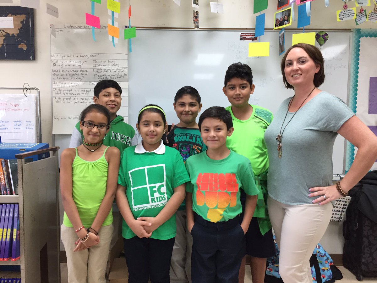 Shenandoah_Elem's tweet photo. Ms. Greene's class #makingmiamigreen #ValuesMatter #Startwithhello @MDCPSCentral @MDCPS @StdtSvcsMDCPS https://t.co/4jVBsyEwvN