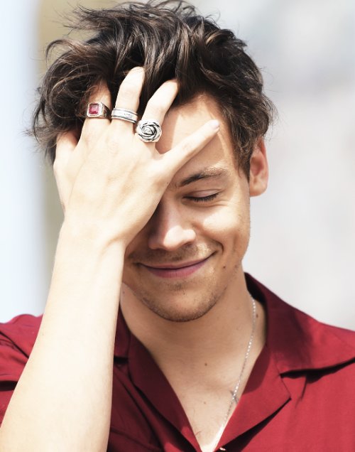 Back in FL looking to RP need new friends, RT for me? Thank you