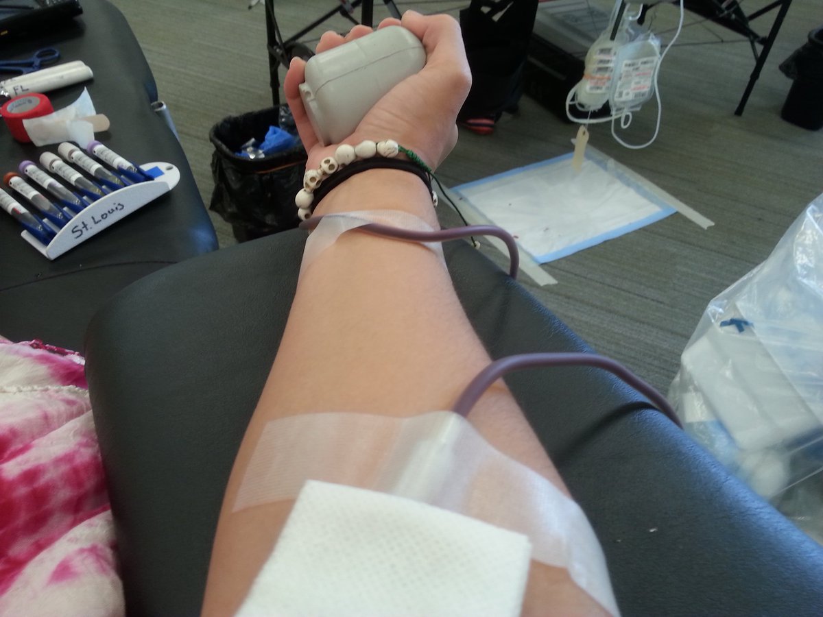 brittnir5's tweet photo. Giving blood to save lives, a great 30th bday, on the 30th. @mishacollins #Harvey #Giveblood https://t.co/NxEzJvYq17
