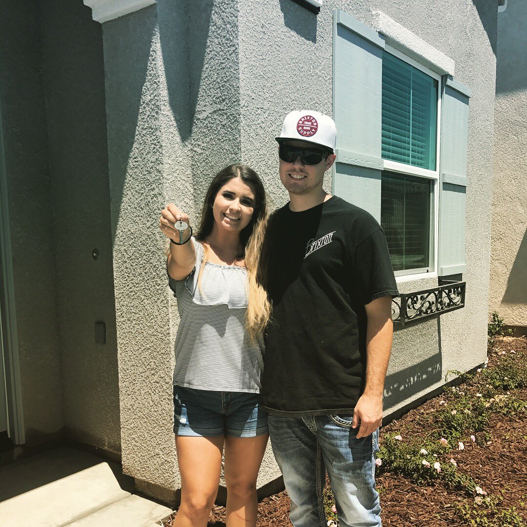 bryssarenee's tweet photo. Proud homeowner at the age of 21. Make your dreams a reality.🏠🙏🏻❤ https://t.co/gB3ONPW6Iy