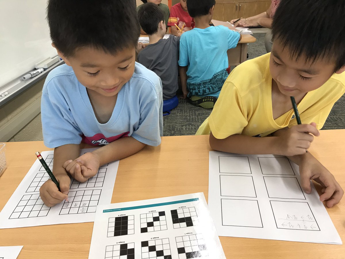 PanaAsavavatana's tweet image. One robot and one programmer #teamwork #graphpaperprogramming #edurochallenge #kchatap #kidscancode #kidskodex