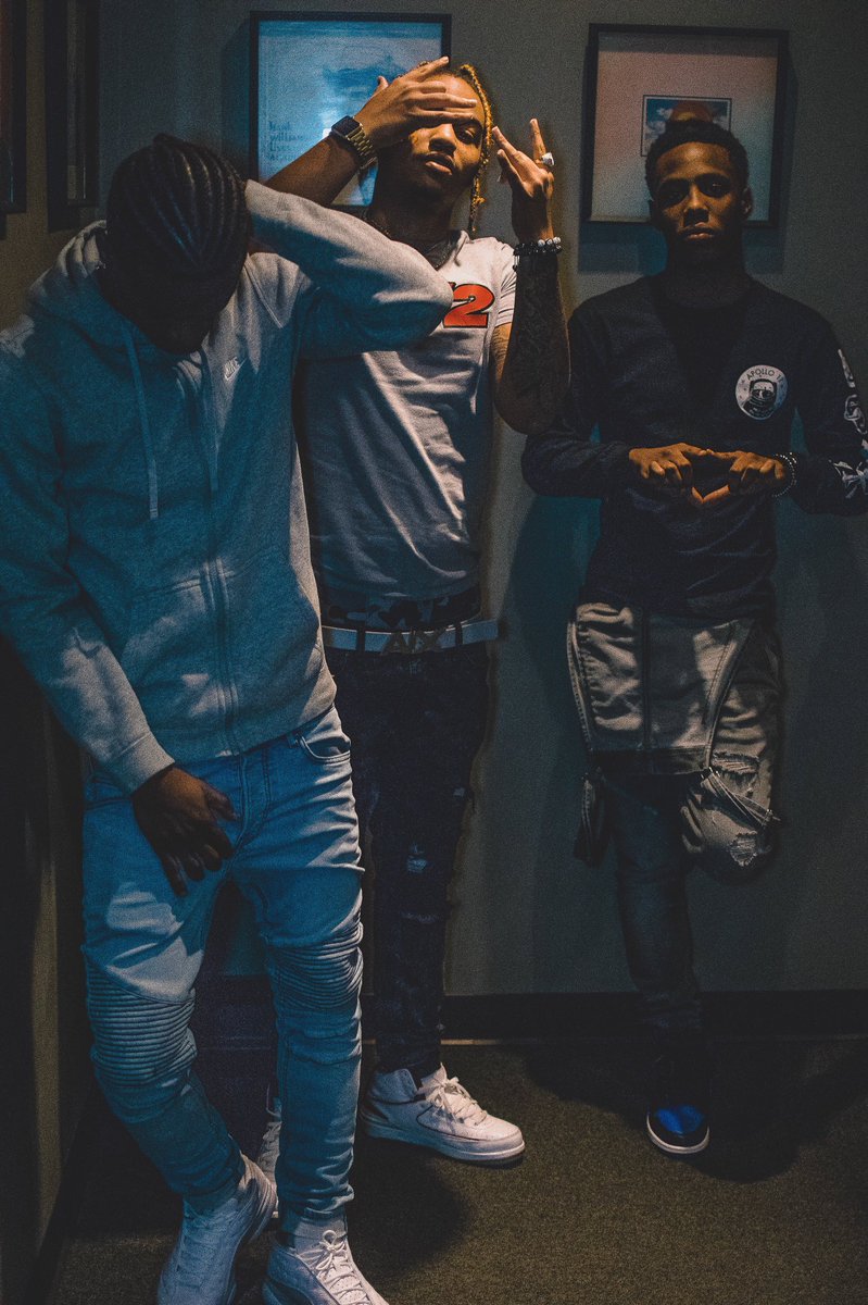 ShunieWorld's tweet photo. The tape is done. I drop September, fr this time 🙄.  #LockedIn 🔒 #BasesLoaded 🔶 #NGB5L ❤️ https://t.co/tfB8nblAKR