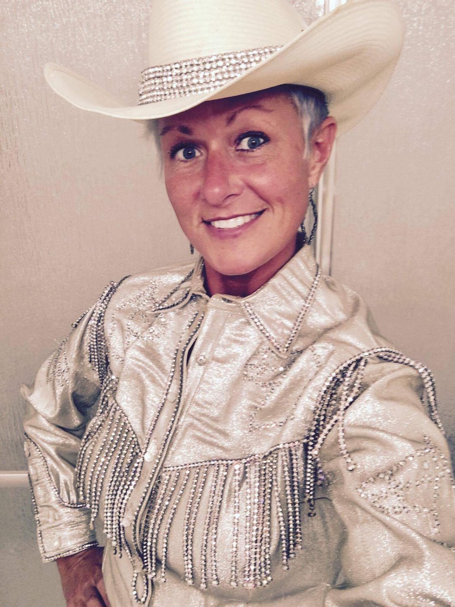 Giddy Up!!! Julie Chadwick to ride Mechanical Bull to benefit AEF!  Tickets on sale now! <a href="/OrioleTweets/">Avon Community School Corporation</a> <a href="/ChadwickJulie/">Julie A. Chadwick</a> <a href="/aef_avonschools/">Avon Education Fdn</a>