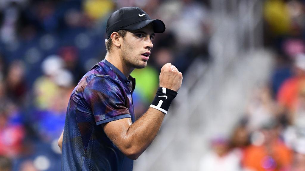 usopen's tweet photo. Upset Alert!
@borna_coric leads No. 4 seed Zverev on the Grandstand 3-6, 7-5, 7-6.
https://t.co/B0qHPJO7IX #USOpen https://t.co/oVufZ2E8XG