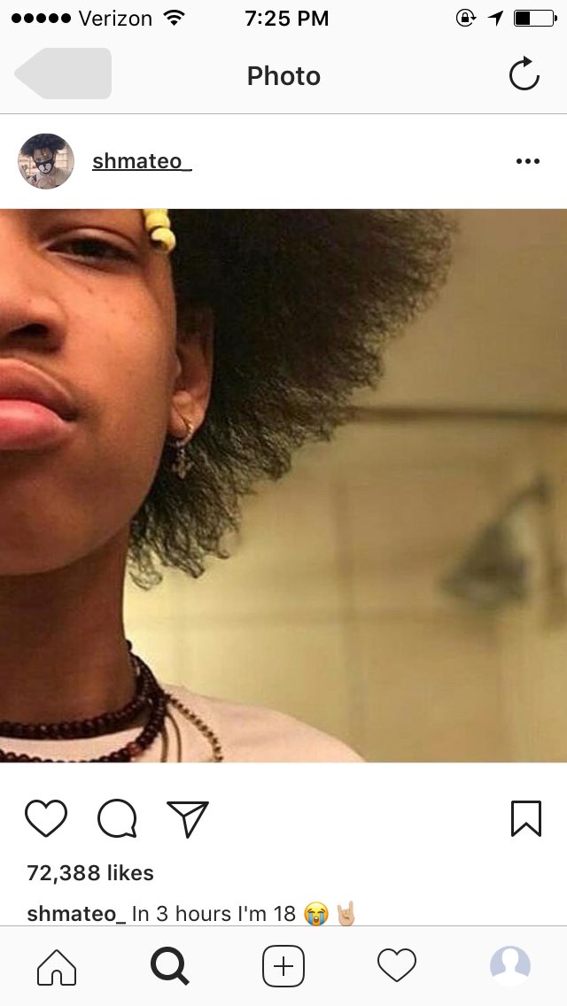 shmteo's tweet photo. Look at this hoe. #so fuckn weird @shmateo__  @shmateo_ https://t.co/i8tkRIIh9y