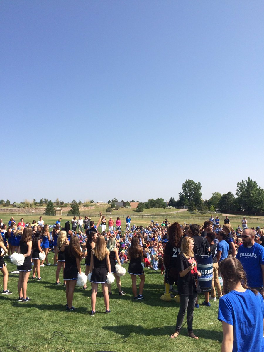 eaglessoar101's tweet photo. HRHS Pep Rally!  A perfect day for a perfect event! @HRHSFootball @hrhsbands @HRHSFalconCheer https://t.co/b50EBJ4ndS