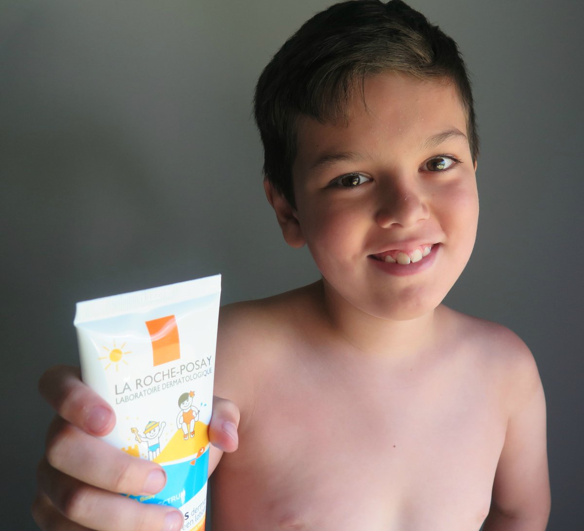 norah_s's tweet photo. SUN CARE FOR THE WHOLE FAMILY WITH @LaRochePosayUSA https://t.co/kJIdAQCNnh #PlaySafeInTheSun, #IC #AD https://t.co/H2rw4snqQj