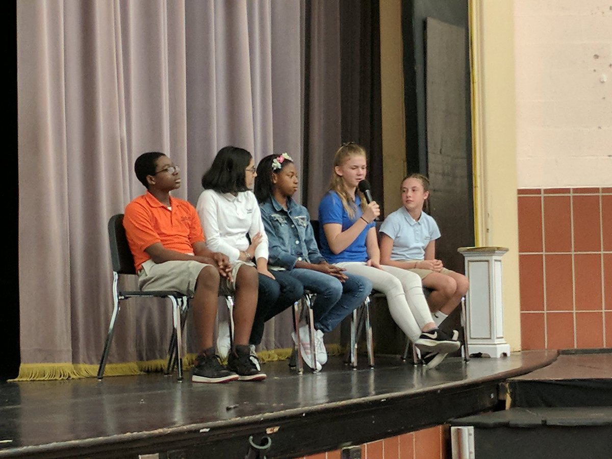 WarfelRyan's tweet photo. Current Ss sharing experiences with incoming 6th grade Ss and parents. So powerful! @DrPenK @nking0284 @kblannard @SJimenezDirZ4 #bcps_Z4 https://t.co/zS48AdNVvB