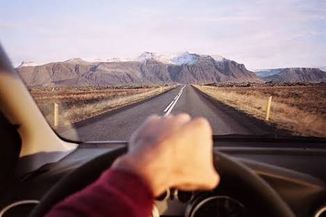 #BetaQuerLab 

Às vezes dá vontade de pegar meus 2 reais e sair por aí, sem rumo.