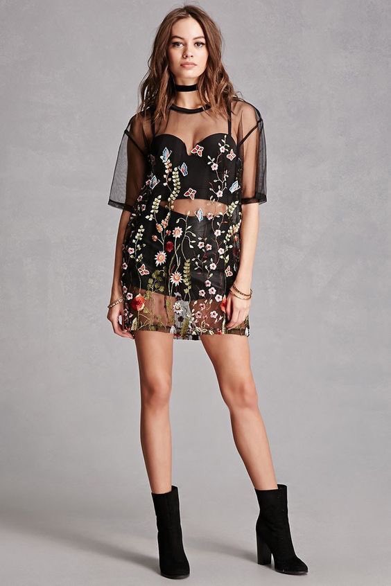 werefamousx's tweet photo. vc fará um show em um festival, q será o primeiro show da sua turnê. qual roupa vc usou para o meet and greet? https://t.co/7b6n27AeDx