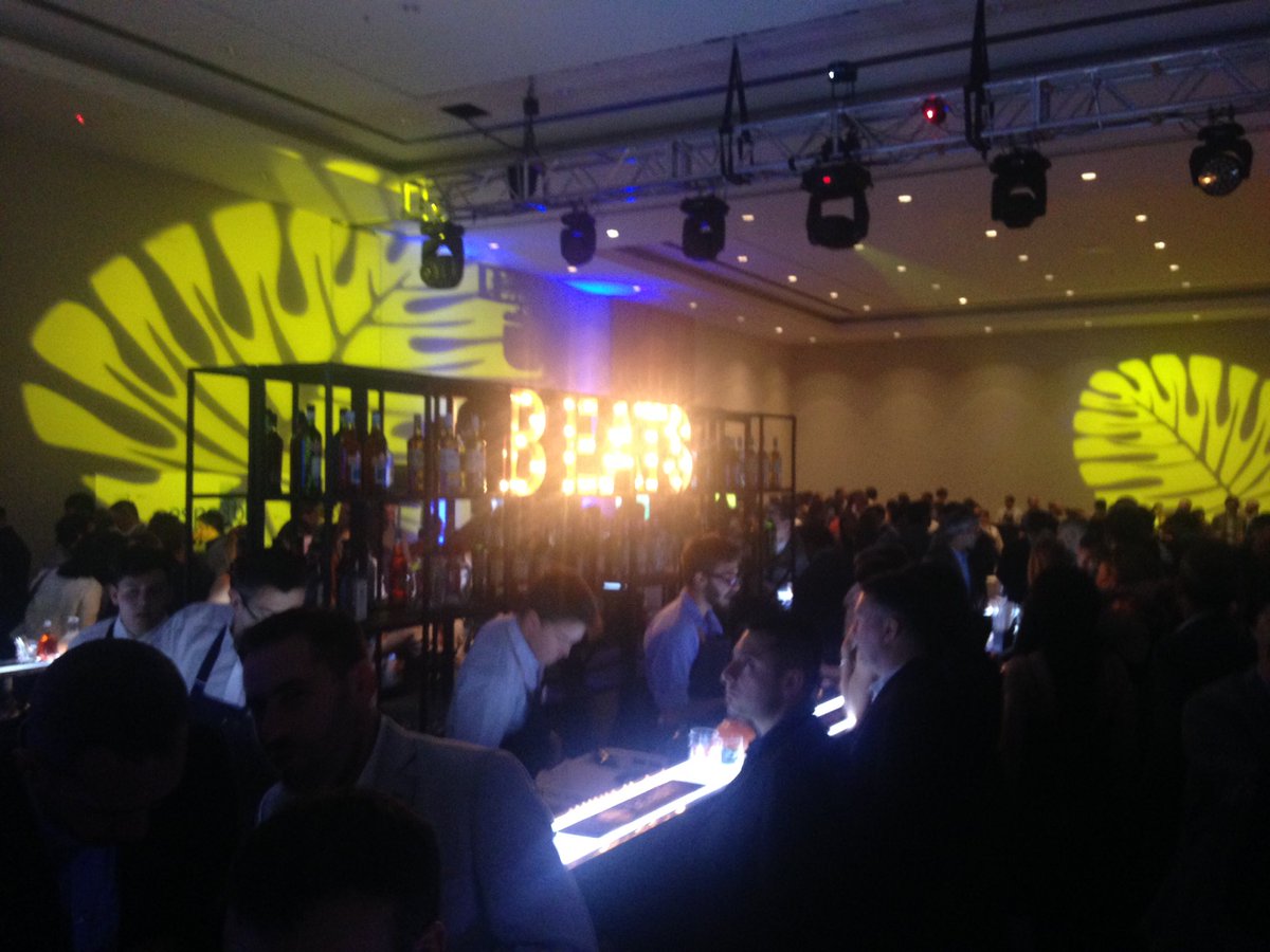 host_and_found's tweet photo. Nuestro Gran Salón del Sol a full con el gran evento de @papmendoza. #InterEventos https://t.co/BdgDlBdWBQ
