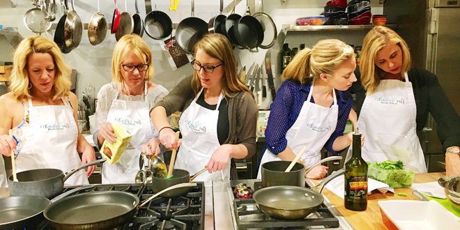 OrlandoDateNite's tweet image. 100 Orlando Cooking Classes in September and October buff.ly/2vKzr5Q