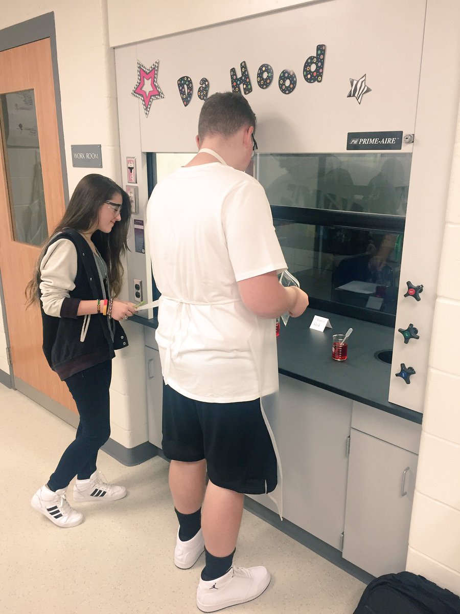 IsonChem's tweet photo. Observation &amp; Experiment Lab: 2nd period https://t.co/1g0lvwRZpi