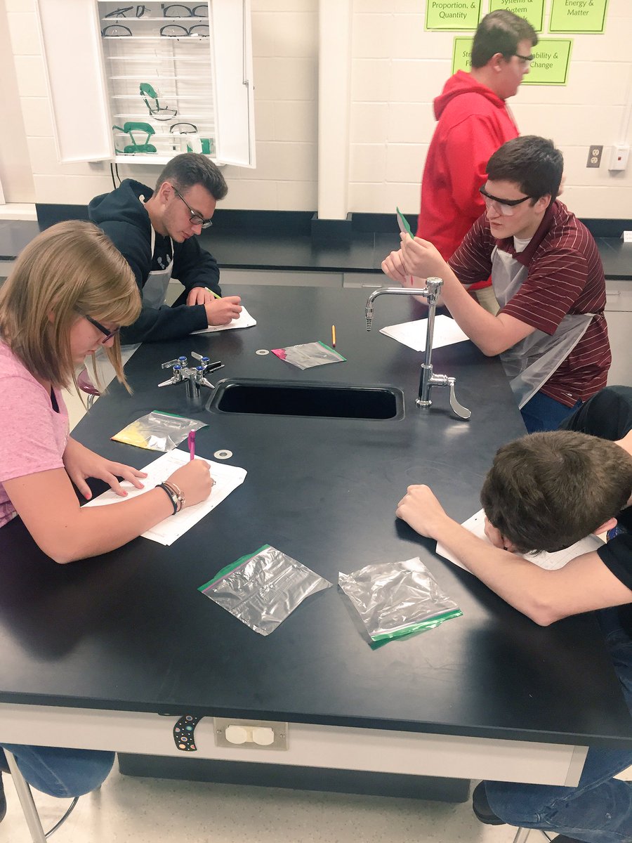 IsonChem's tweet photo. Observation &amp; Experiment Lab: 3rd period https://t.co/1isZmrXESo