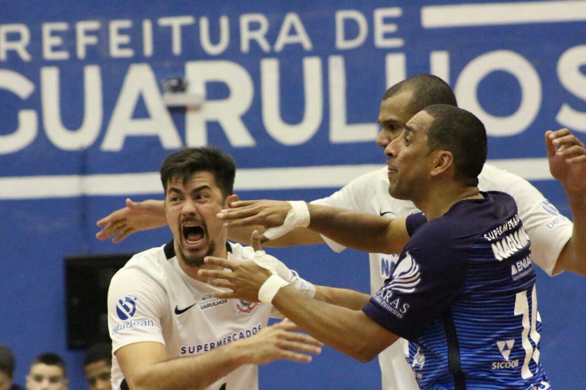 Grande vitória do #Corinthians-Guarulhos no Paulista de 🏐 👉🏽 3 a 0 no Funvic Taubaté, atual vice-campeão da Superliga.

#TimãoPoliesportivo