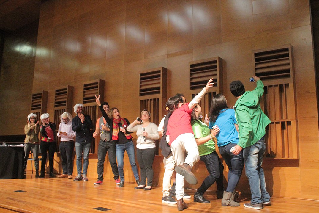 poperstandup's tweet photo. Fotos, fotos y fotos. Todas aquí: https://t.co/lgBwtyt6QH #Homonologus @BardoCientifico #RedPOP2017 @ccdelaciencia https://t.co/P8OKt1frJk