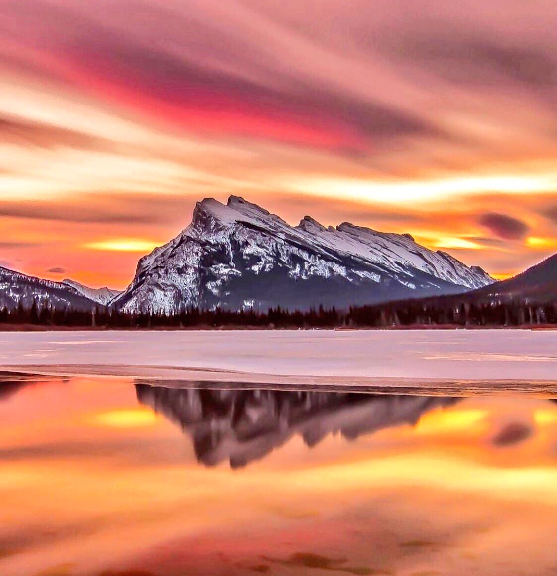 mpixpro's tweet photo. 🔥Sunset on Fire🔥
Phenomenal exposure by our MpixPro sponsored photographer @markjinksphoto the #Lensmaster
#mpixpro https://t.co/boFOLxBQu2