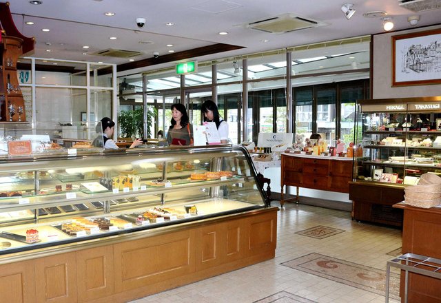 御影高杉 本店が本日閉店 連日数時間待ちの行列を耐え ミルフィーユやショートケーキの食べ納めをした方々 Togetter