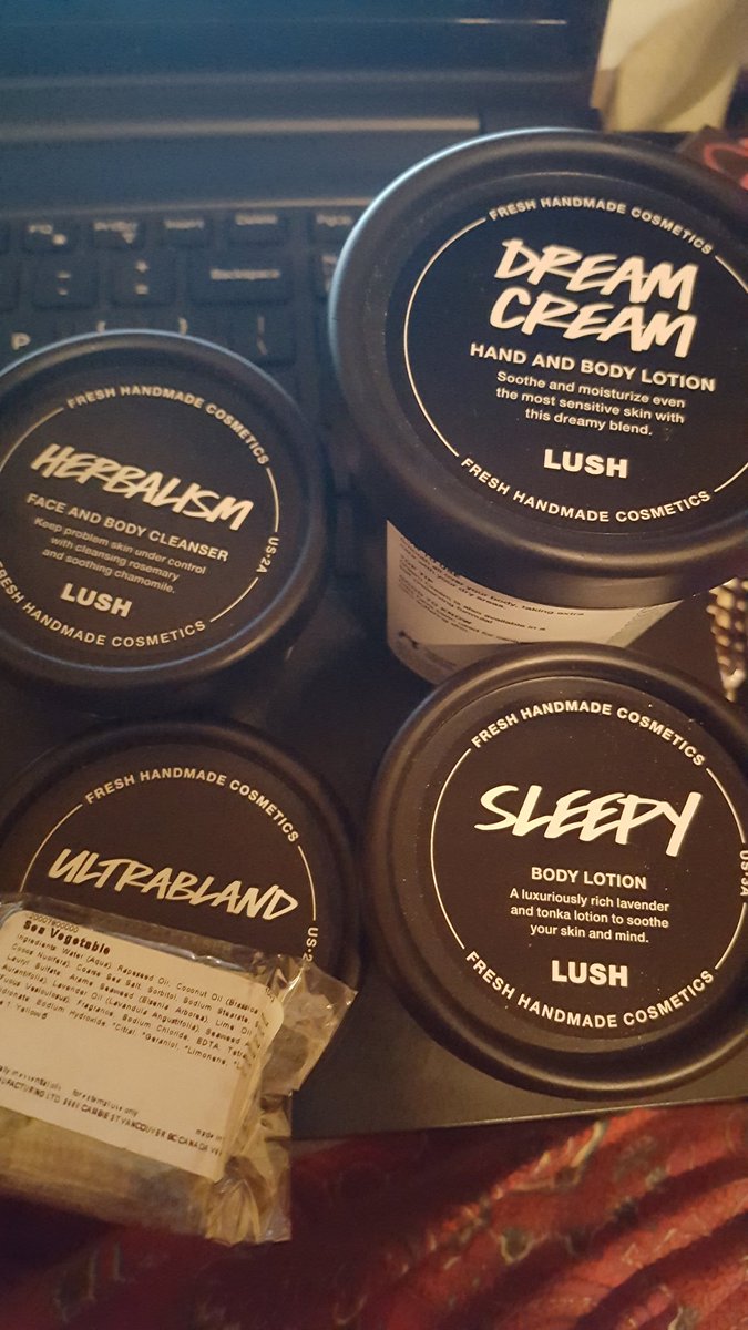 aura_my's tweet photo. Thank you @lushcosmetics for my lush products! Just got them tonight! https://t.co/N0FwXAr3zZ
