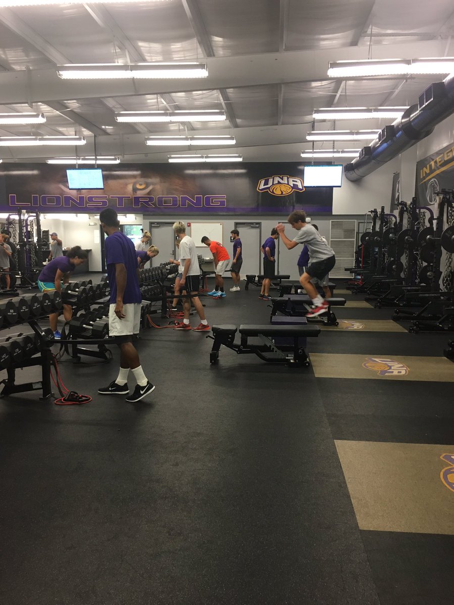 BriceBishop1's tweet photo. @UNATennis getting it done in the weight room tonight. #investinvictory https://t.co/558lg9Vwx0