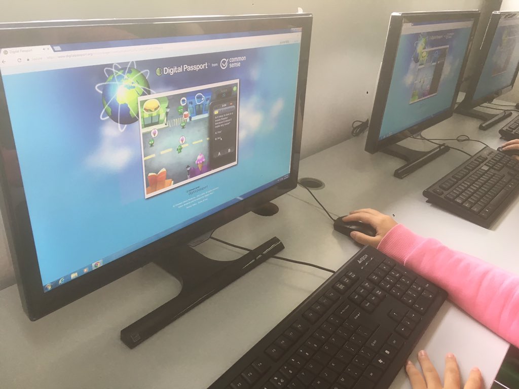 zencmartinez's tweet photo. What if students learn while playing online games? Thanks to #digitalpassport, avoid multitasking with a cellphone @ILoveCISM @cismtech https://t.co/Io7NILePS7