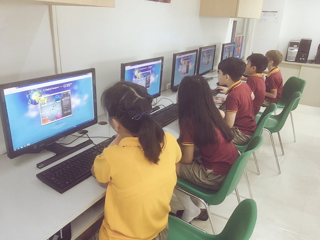 zencmartinez's tweet photo. What if students learn while playing online games? Thanks to #digitalpassport, avoid multitasking with a cellphone @ILoveCISM @cismtech https://t.co/Io7NILePS7