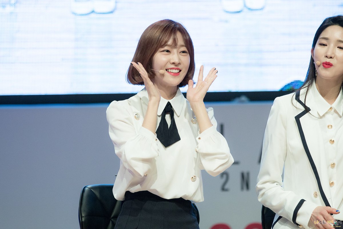 LastTae's tweet photo. 170417 - #라붐(#LABOUM) #휘휘(#HwiHwi) #쇼케이스 - #유정
@officialLABOUM @YUJEONG_LABOUM 
https://t.co/0Ds7hEx1fe https://t.co/wxMyh15fnK