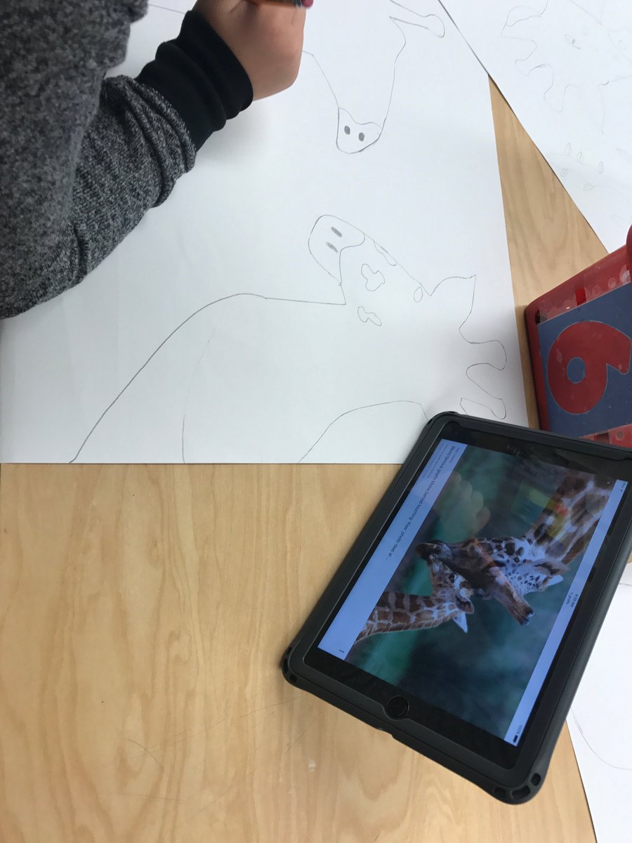 MsWiningArt's tweet photo. Sixth grade artists researching giraffes and their habitat @DiemerEagles512 https://t.co/iPVVxkiQDk