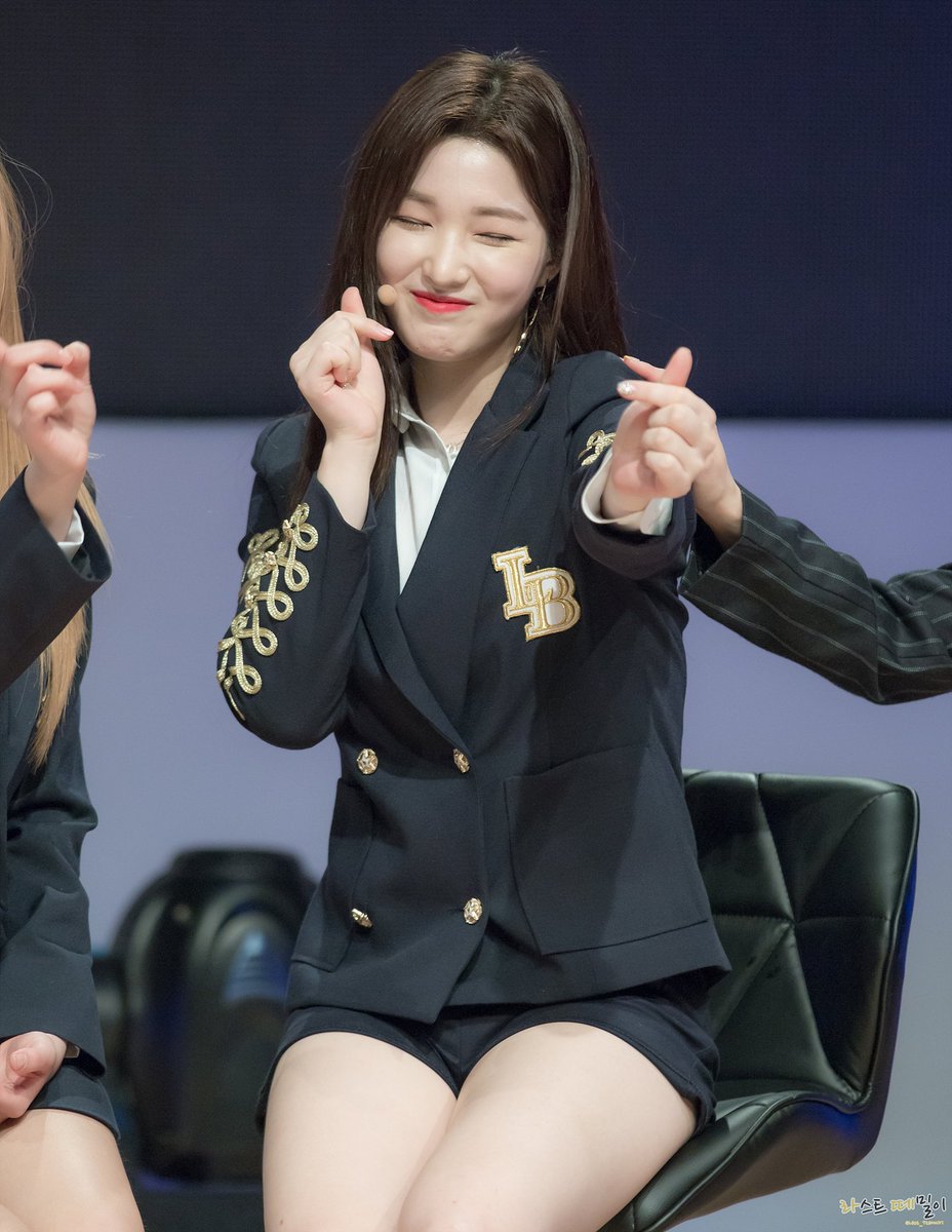 LastTae's tweet photo. 170417 - #라붐(#LABOUM) #휘휘(#HwiHwi) #쇼케이스 - #율희
@officialLABOUM @YULHEE_LABOUM 

https://t.co/a8EFzPjoR8 https://t.co/mc2OiUiFYR